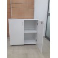 Armoire Basse avec 2 portes fermées