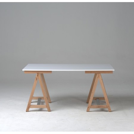 TABLE TRETEAU